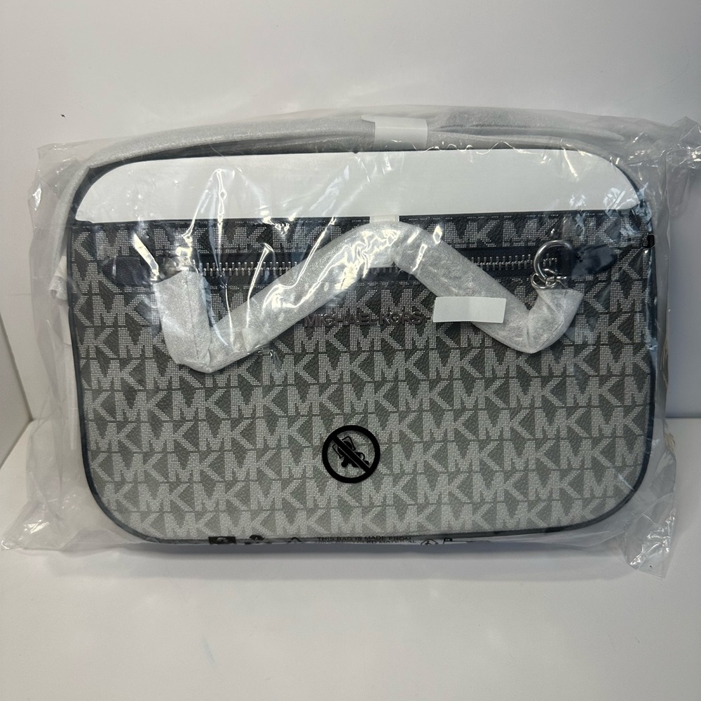 Michael Kors NWT Black and Gray Signature Ombré Jet Set Convertible Crossbody - Picture 4 of 11
